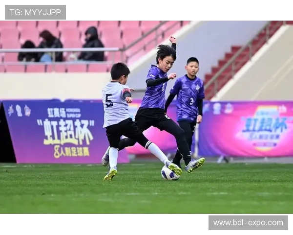 上海足球队心理素质强劲跻身全国第三名引发热议